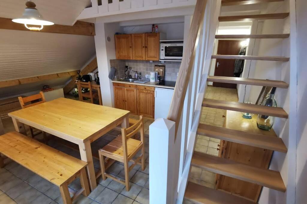 Appartement Ravissant appart proche suisse et pistes de ski familiales à Les Fourgs Extérieur photo